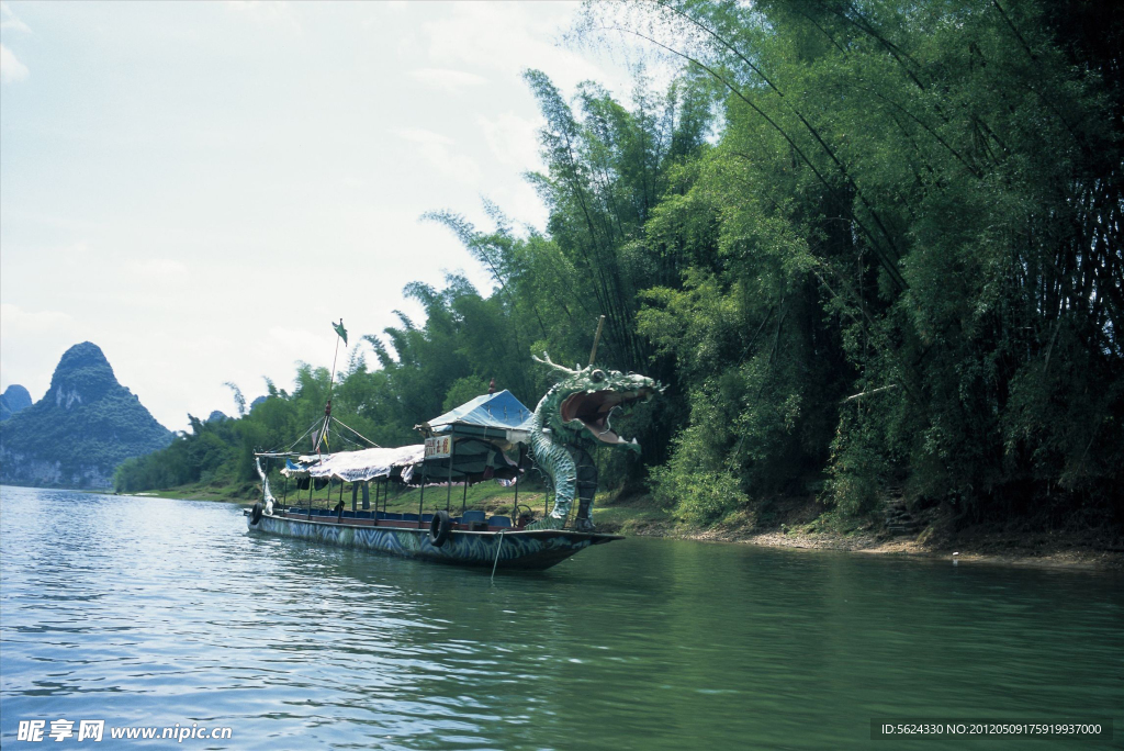 端午节 龙舟 湖景