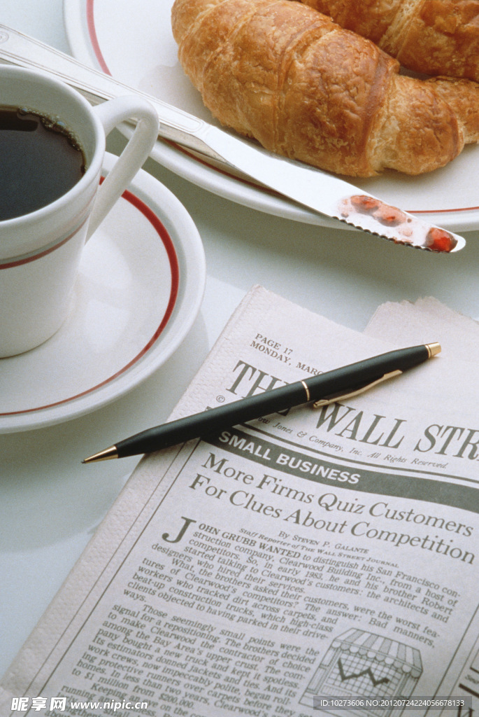 咖啡美食报纸商务场景