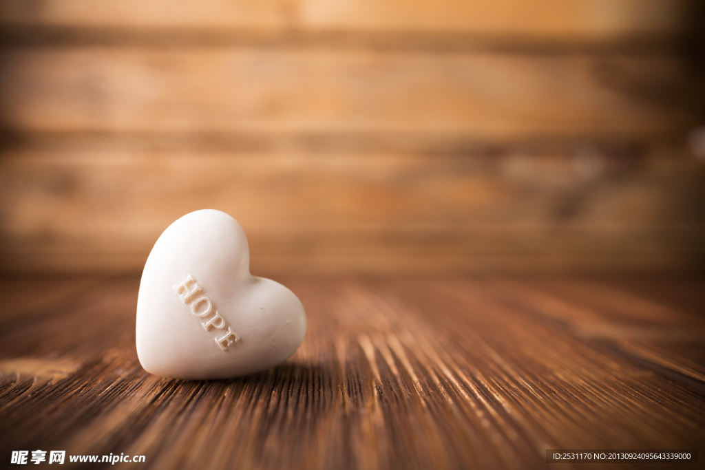 木制背景情人节心