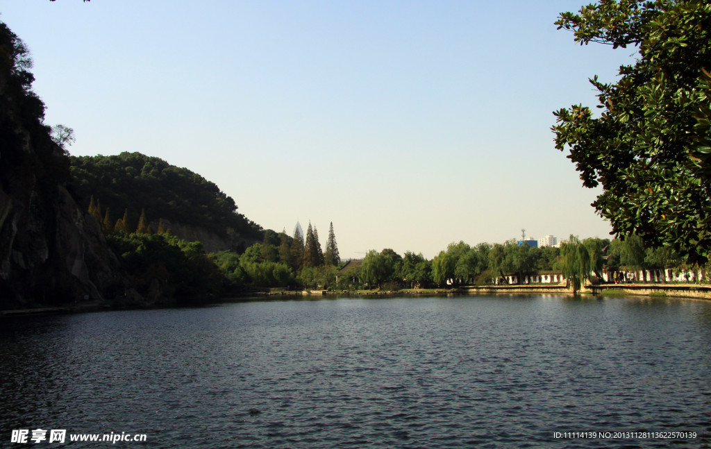 湖畔风景