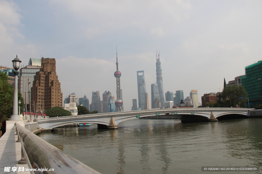 苏州河 远眺陆家嘴