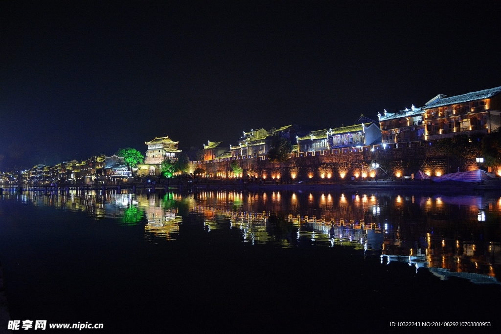 凤凰古城夜景