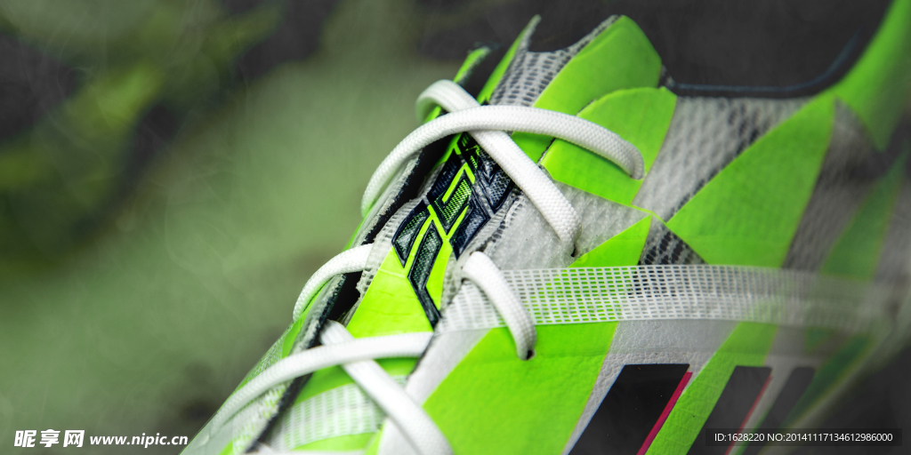 ADIDAS 足球鞋