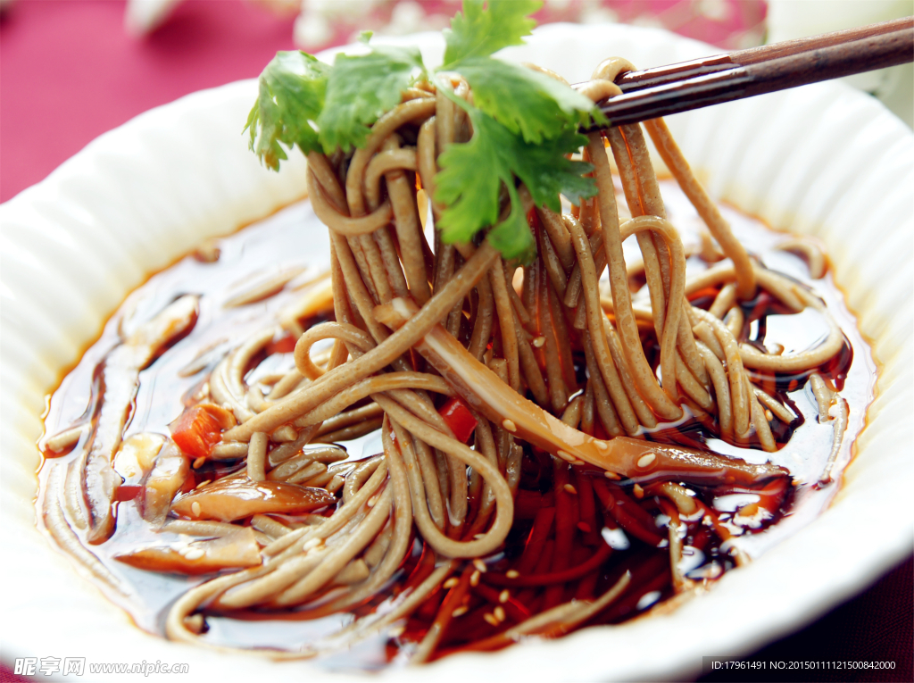 酸辣蕨根粉