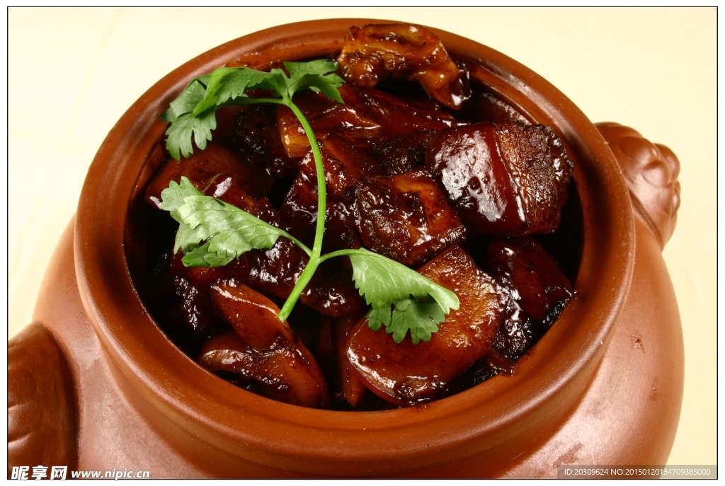特色目鱼烧肉