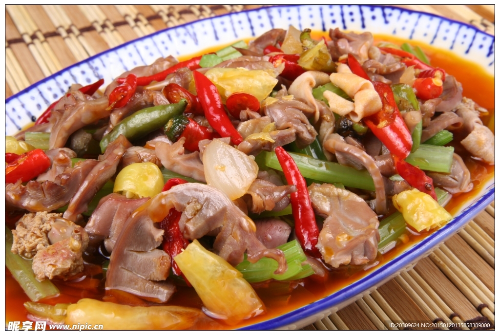 泡椒鸡杂三娘鱼庄