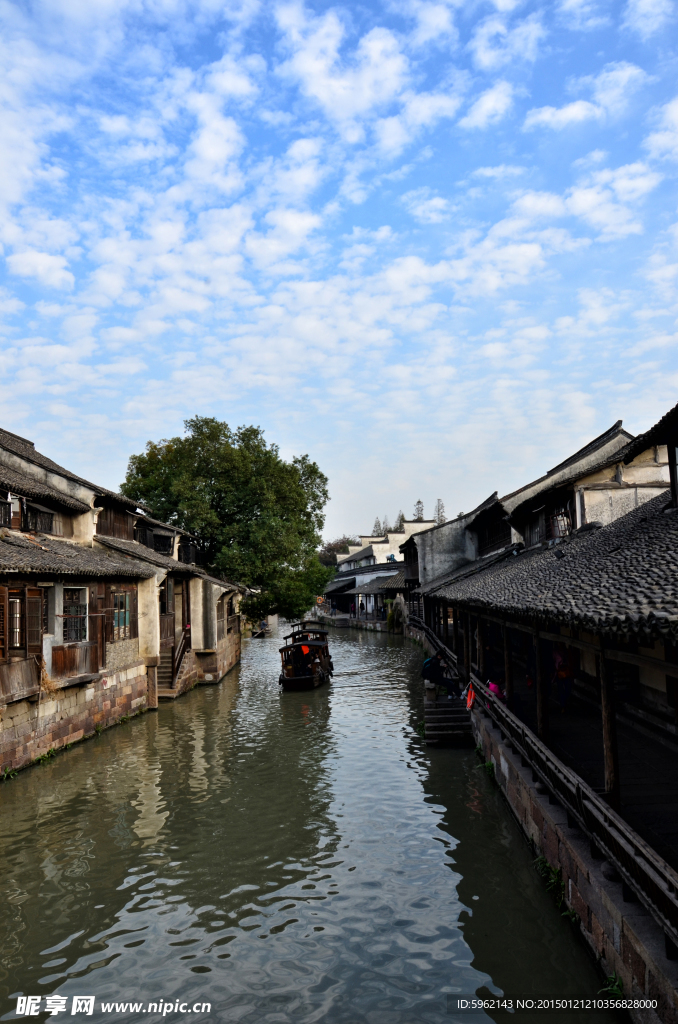 天空下的乌镇