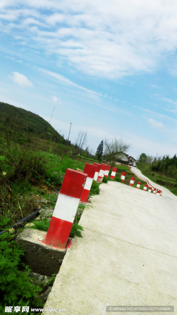 蓝天  白云  公路