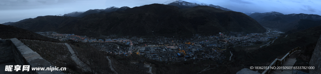 松潘古城夜景全景