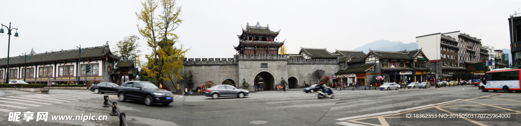 灌县古城门