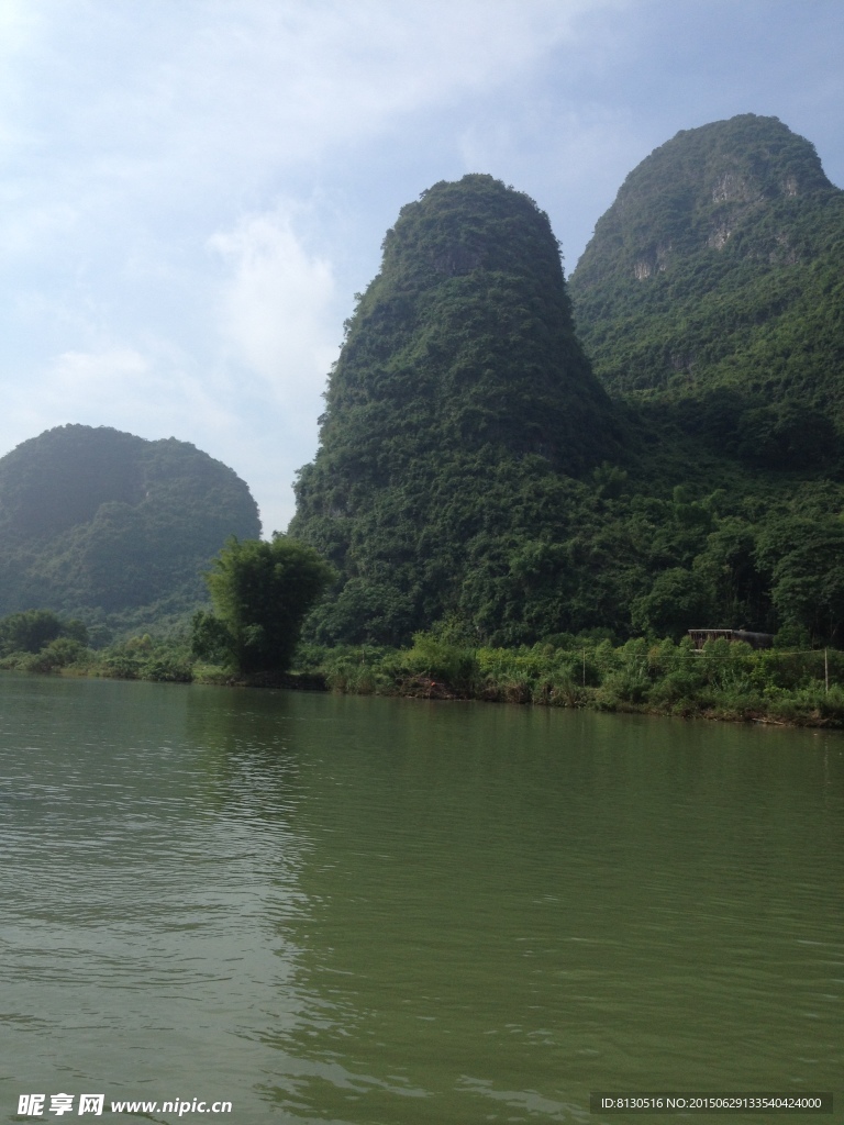 桂林山水玉龙河