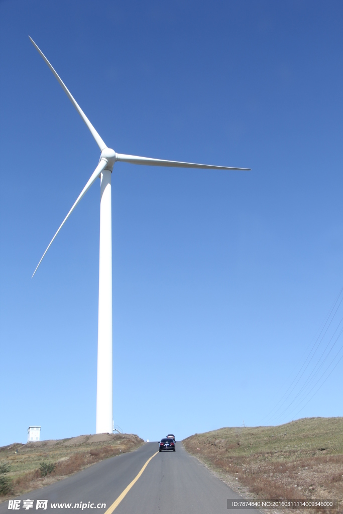 草原天路大风车