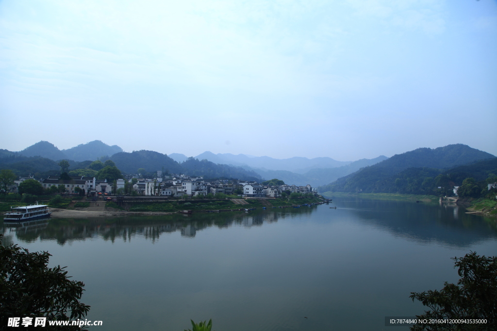 新安江风光