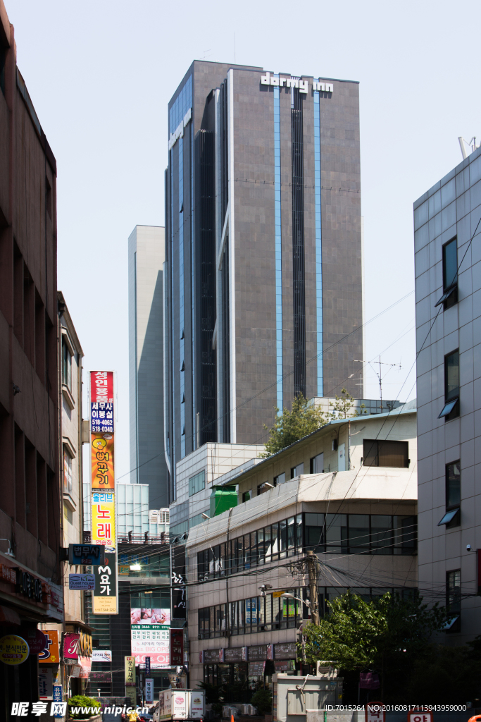 街道建筑外墙