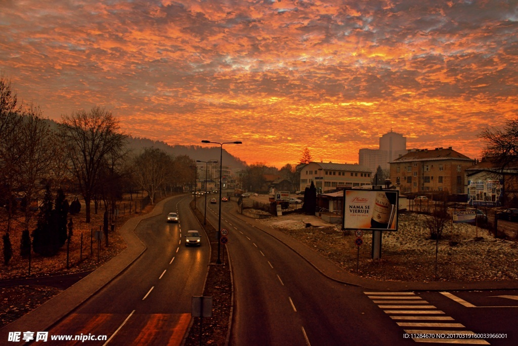 图兹拉城市黄昏