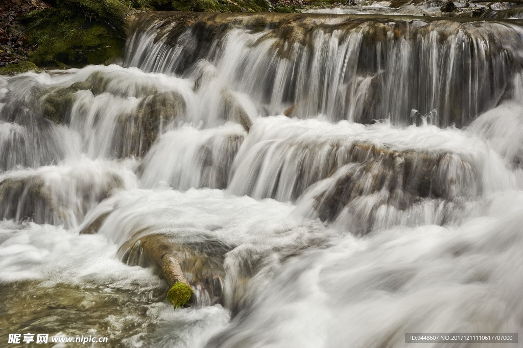 瀑布壮丽景观图片