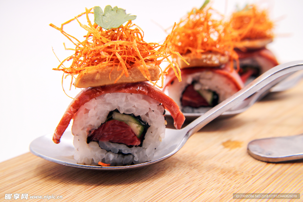 烟熏鸭胸鹅肝卷 寿司