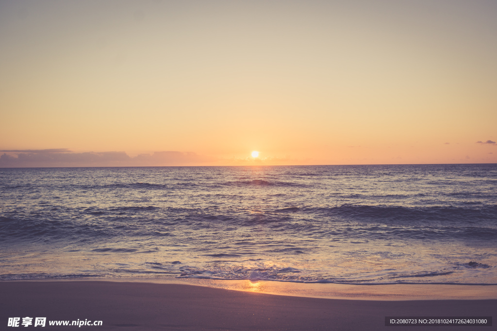 落日的大海