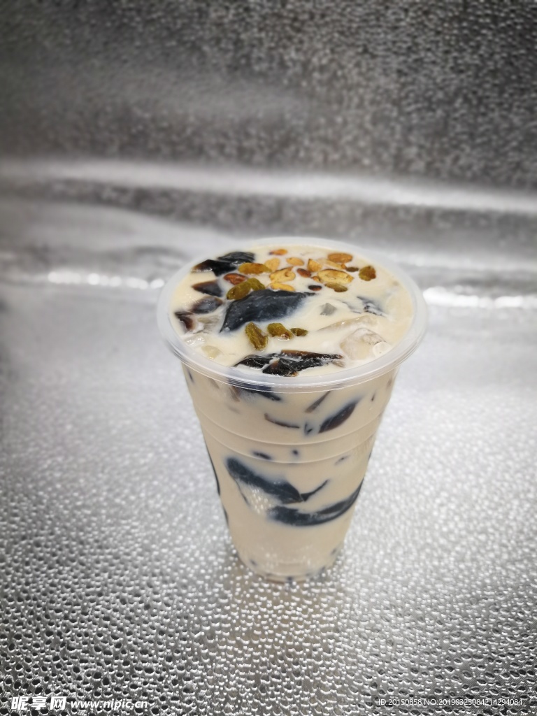 烧仙草奶茶图片