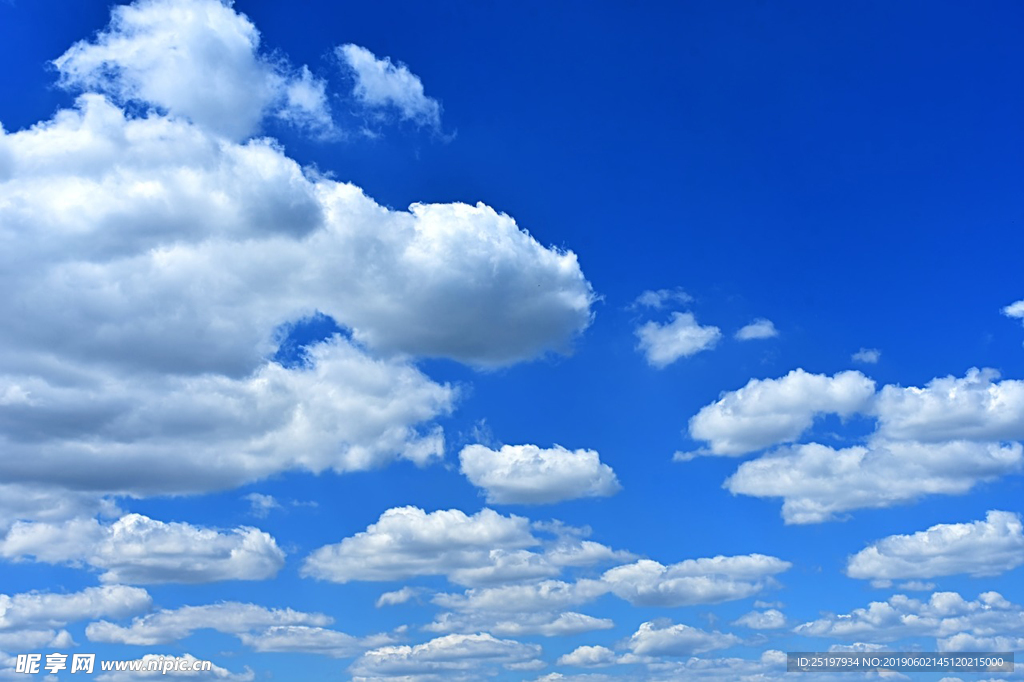 蓝天白云