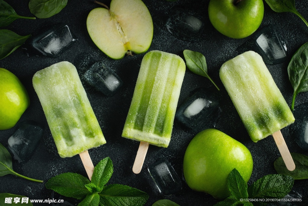绿色雪糕苹果冰块