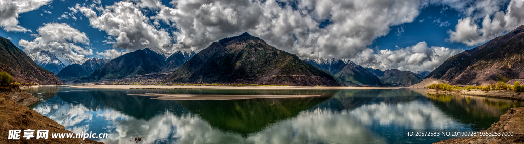 静静的雅鲁藏布江
