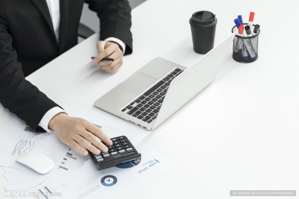 计算器办公用品操作