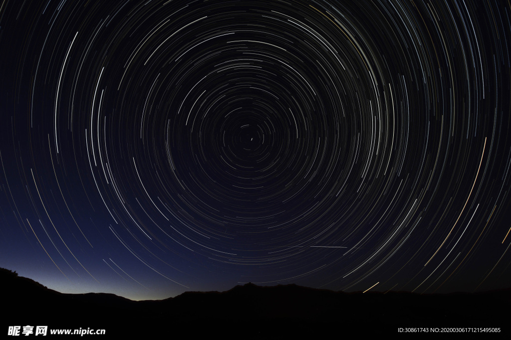 夜晚星空轨迹
