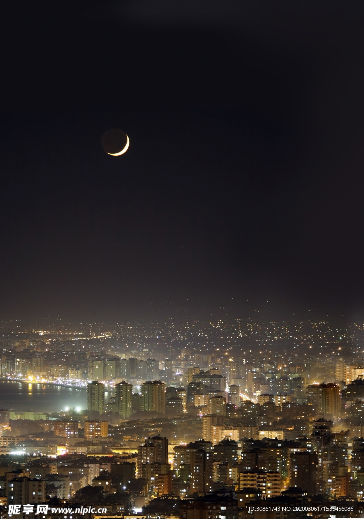 月亮城市图片