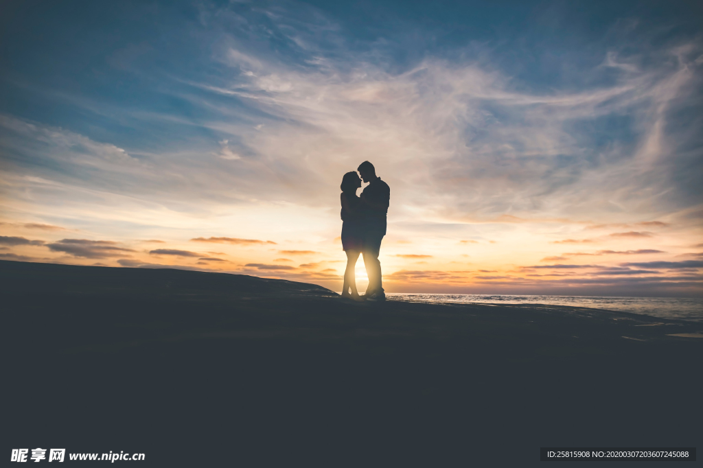 火烧云旭辉云霞图片