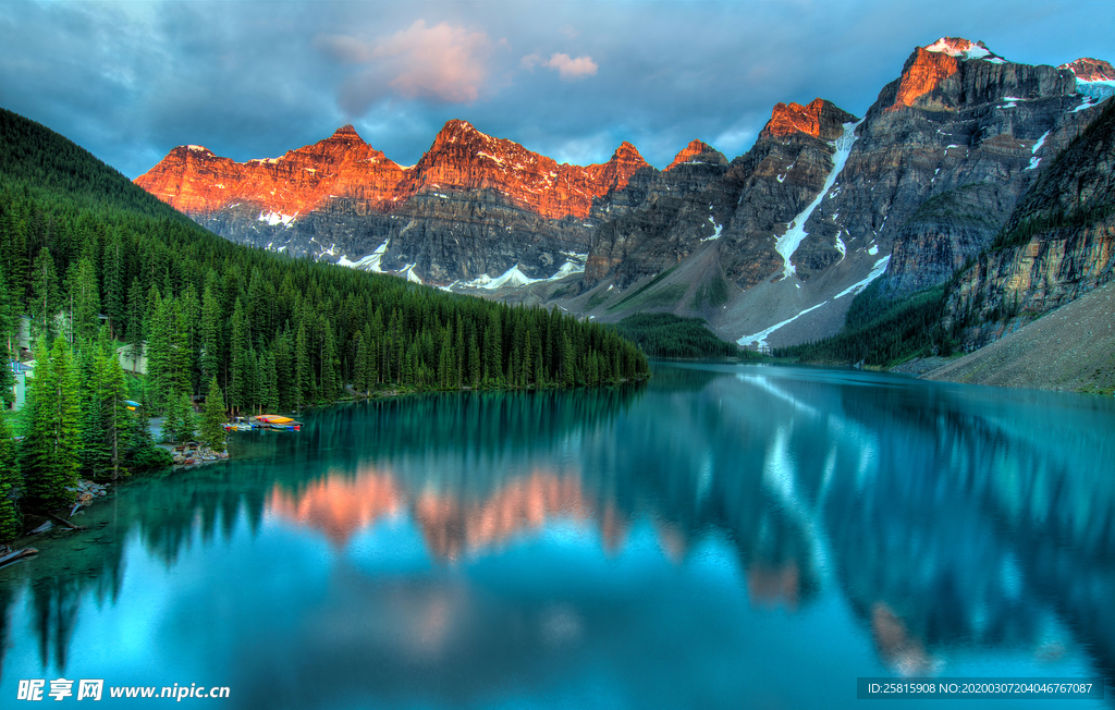 火烧云旭辉云霞图片
