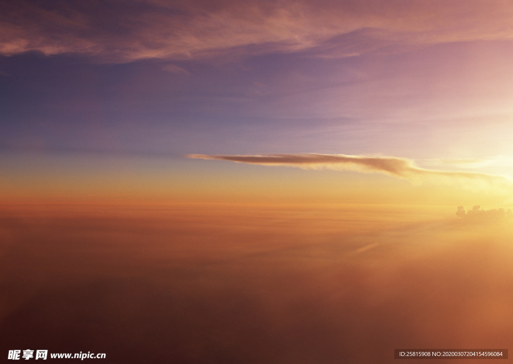 火烧云旭辉云霞图片