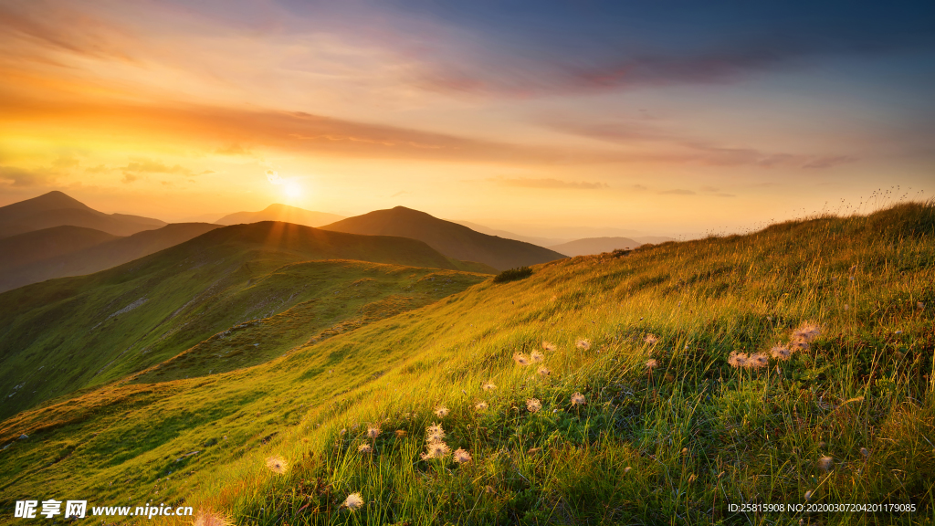 火烧云旭辉云霞图片