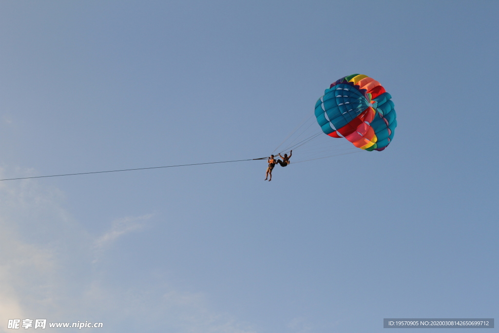 海边降落伞