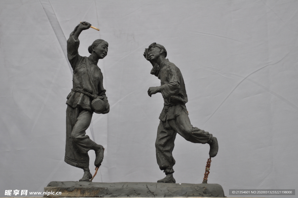 扭秧歌雕塑