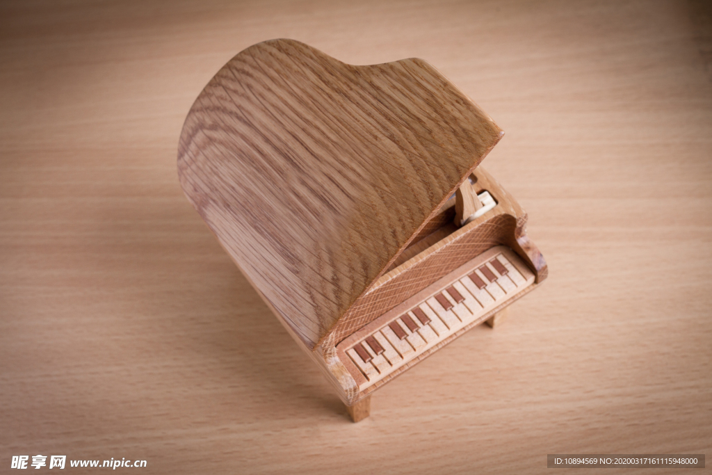 钢琴模型