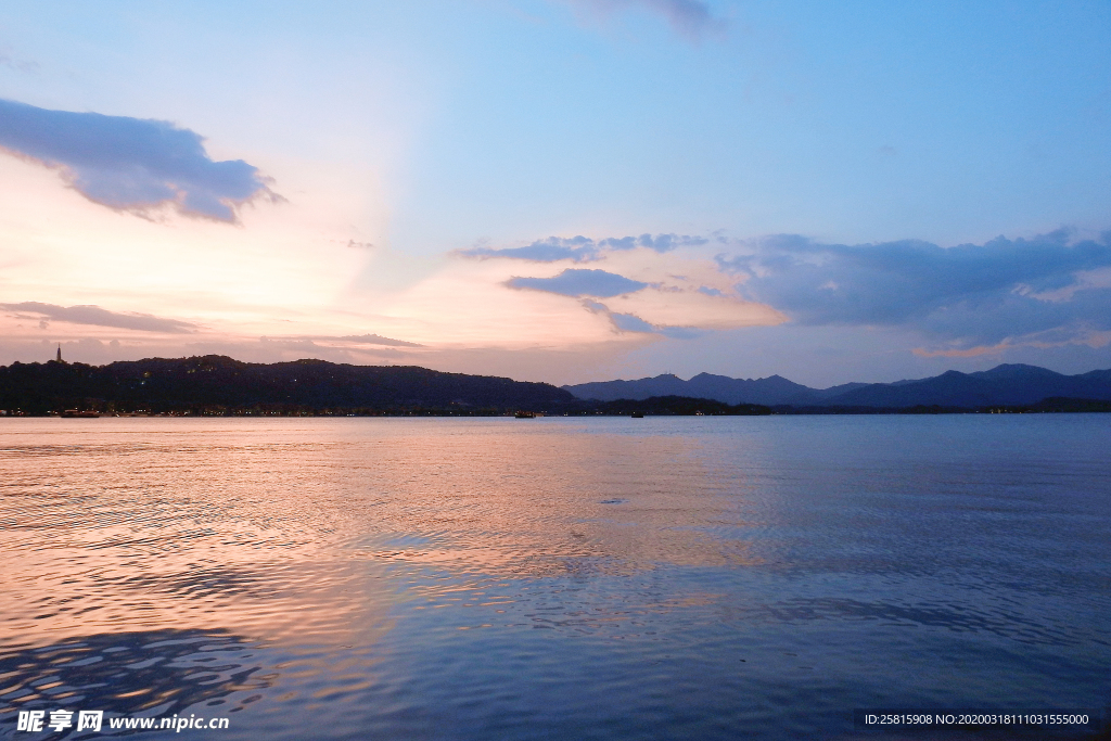 彩霞日出夕阳火烧云图片