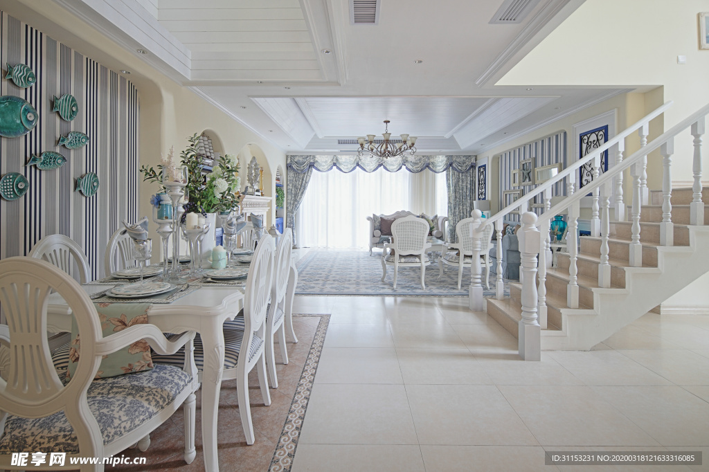 客餐厅 楼梯