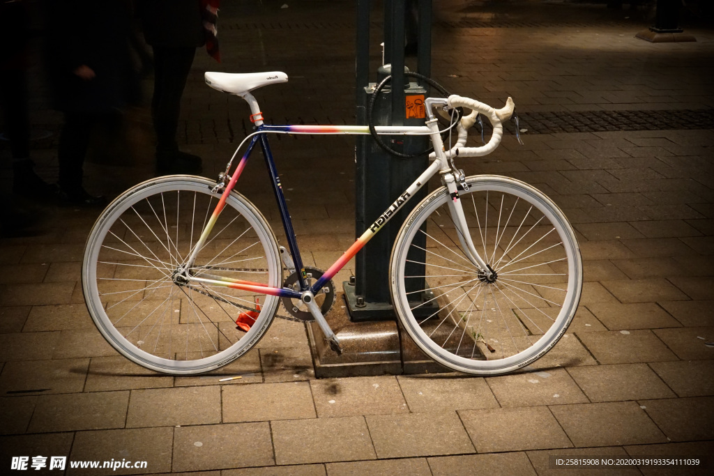 自行车共享单车车技图片