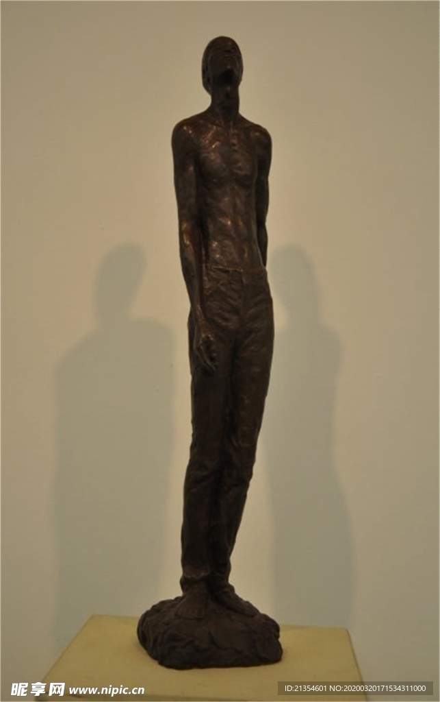 男人雕塑