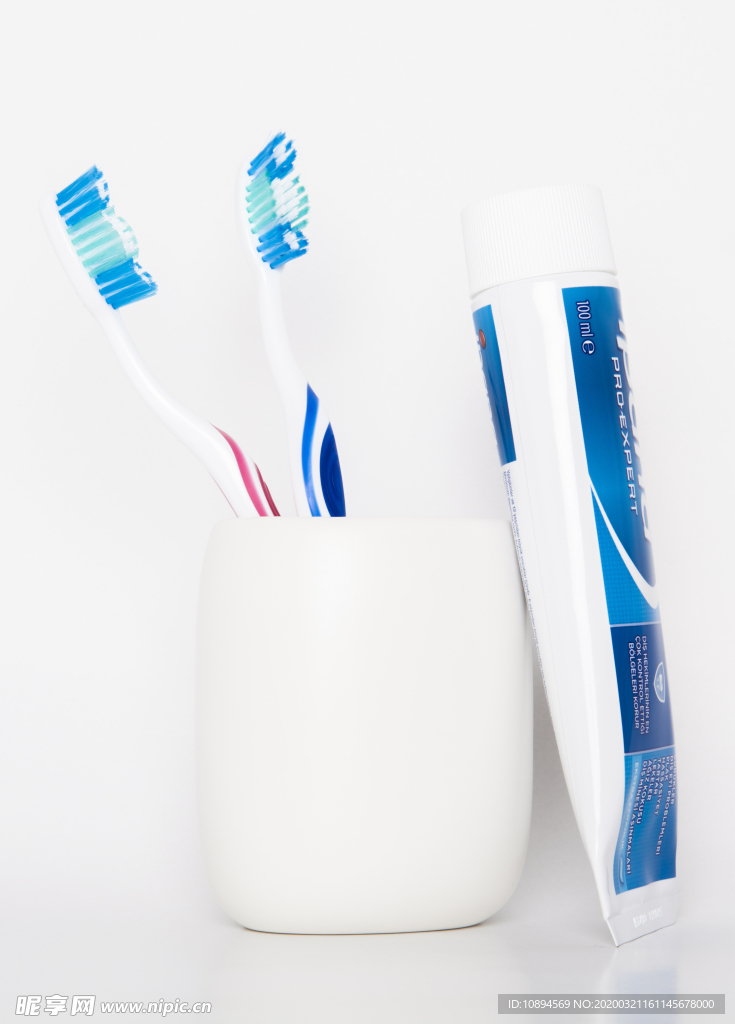 牙刷牙膏