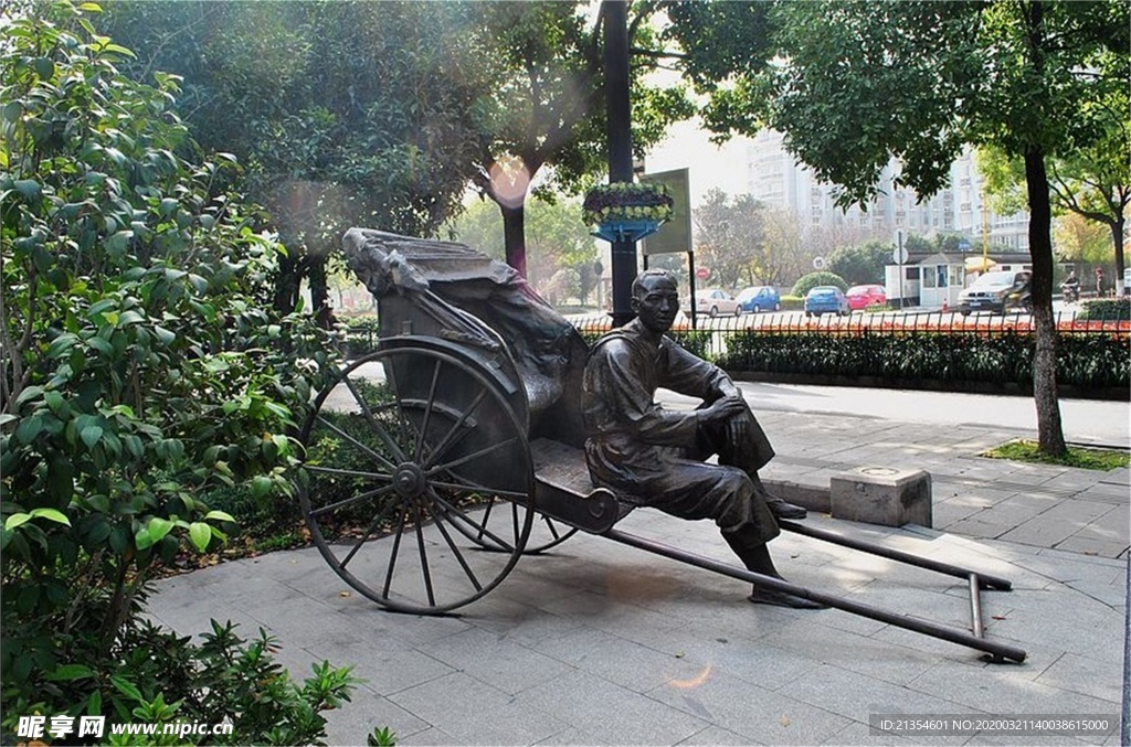 拉车雕塑