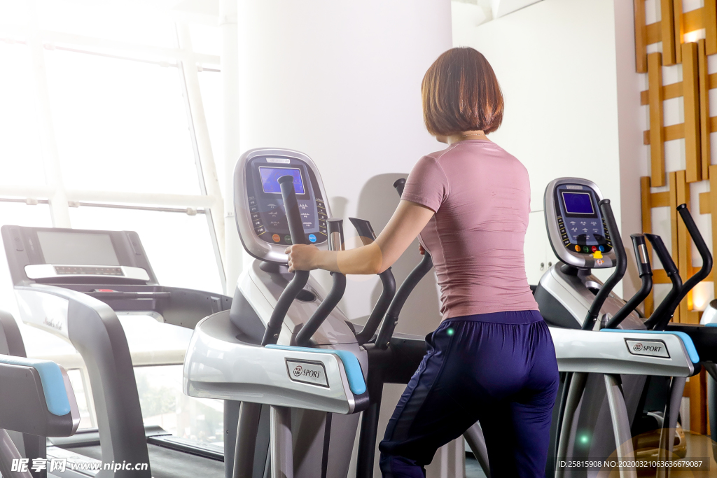 步行机 健身器械图片