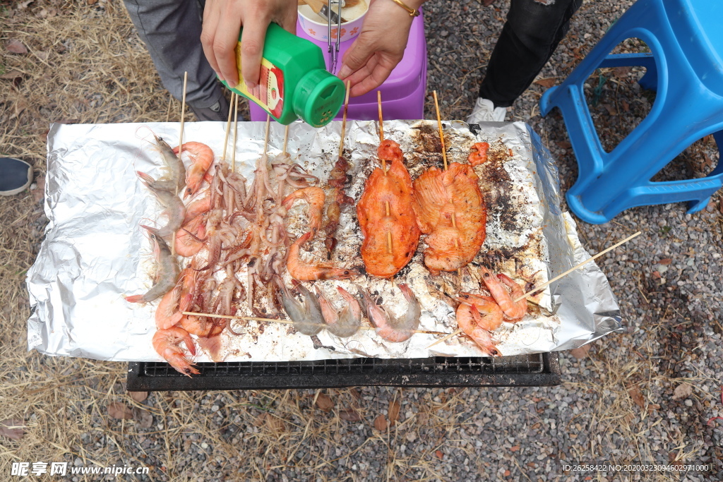 户外烧烤聚餐活动