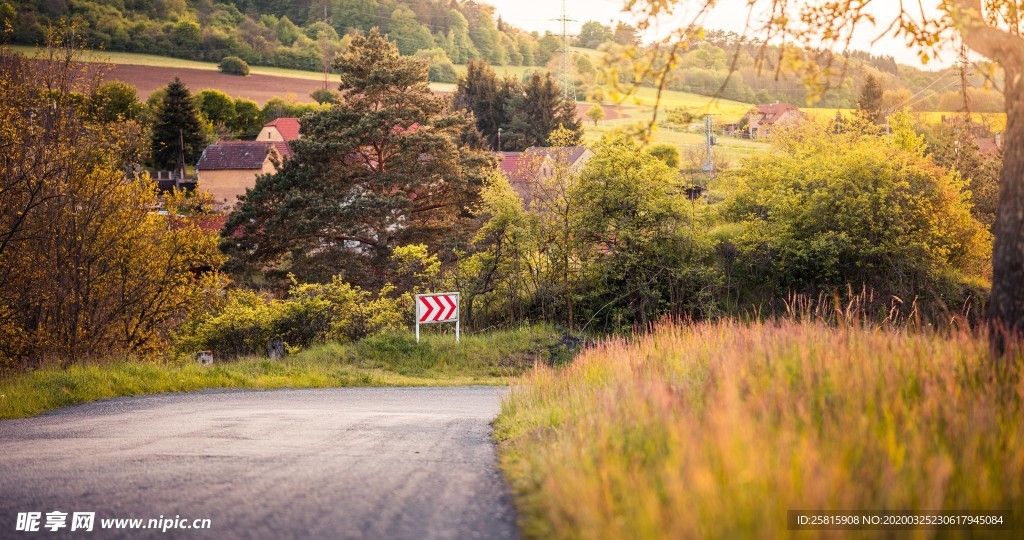 公路山路小径小道图片