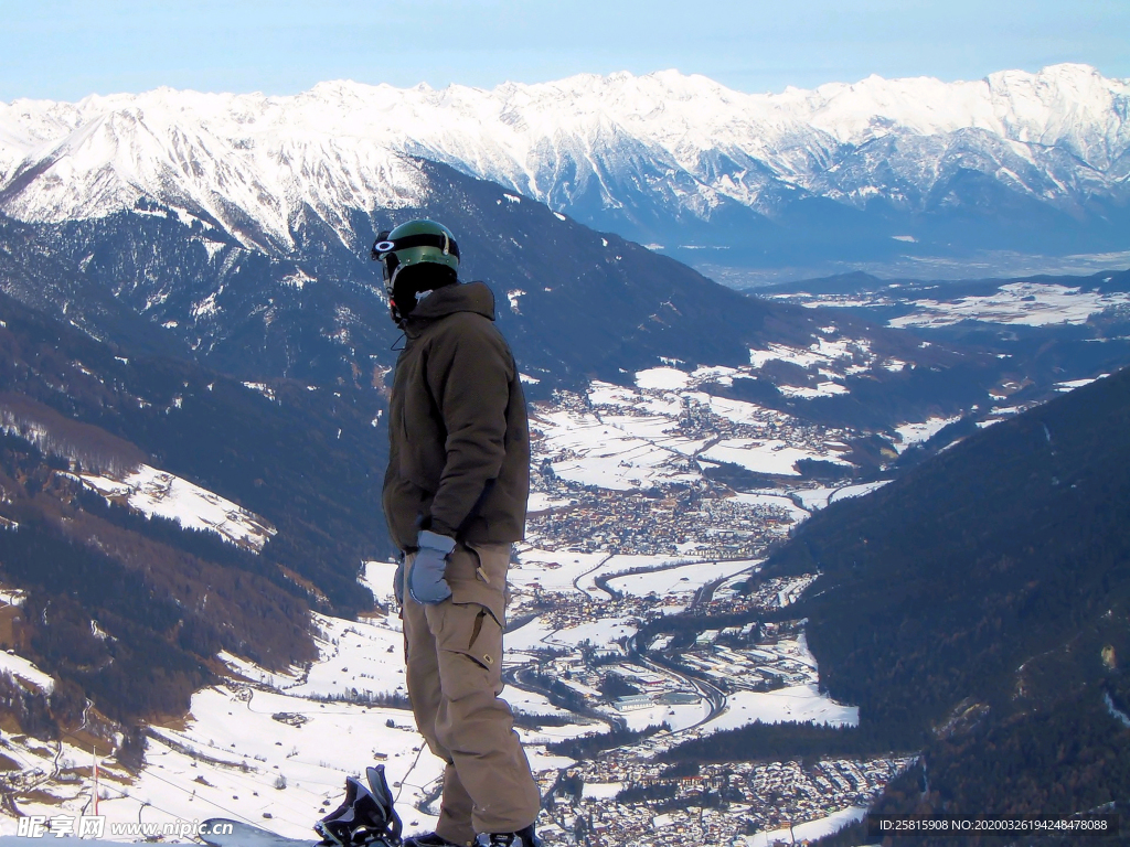 滑雪运动滑雪板图片