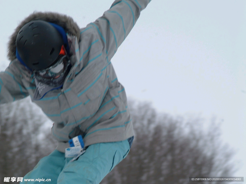 滑雪运动滑雪板图片