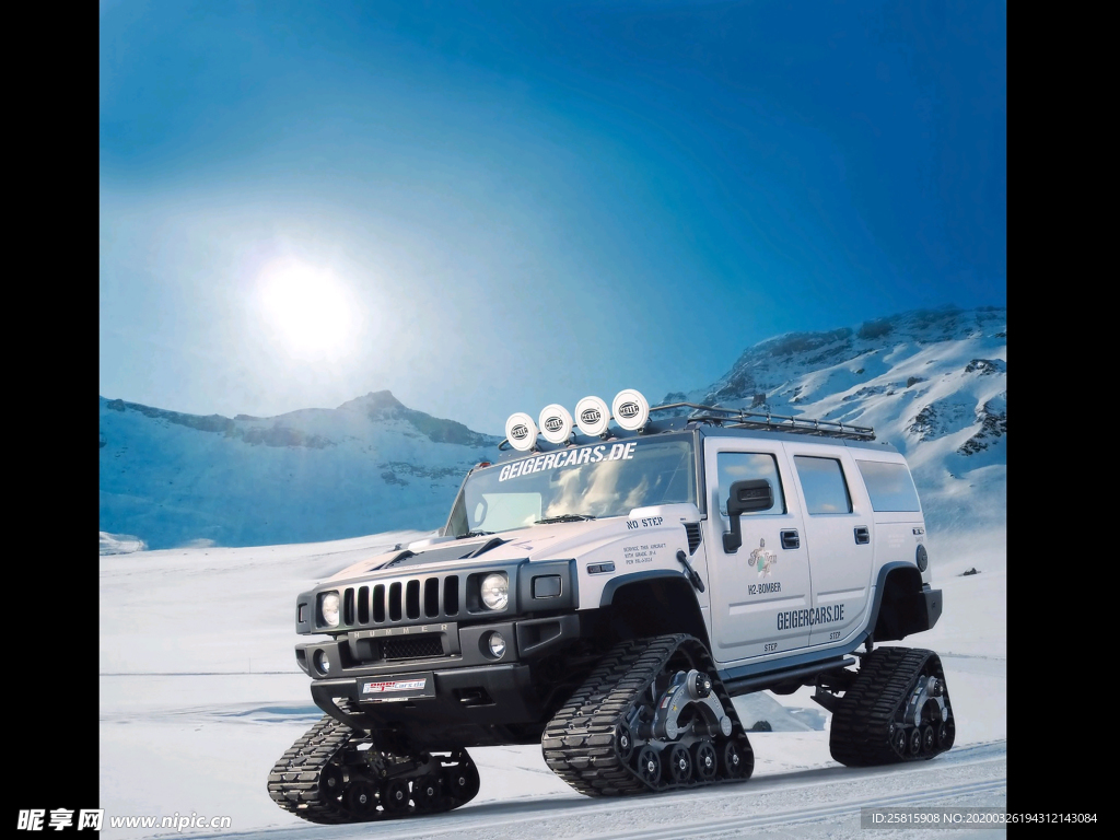 滑雪运动雪地车图片