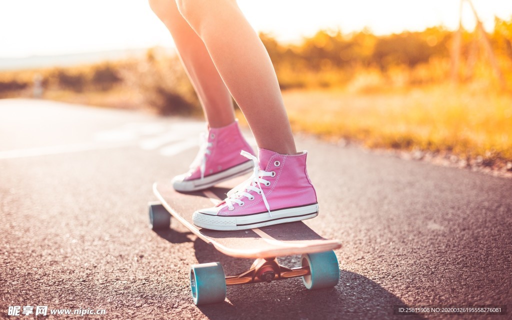 滑板休闲运动图片