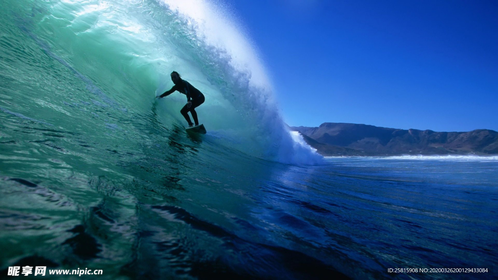 冲浪海上运动图片